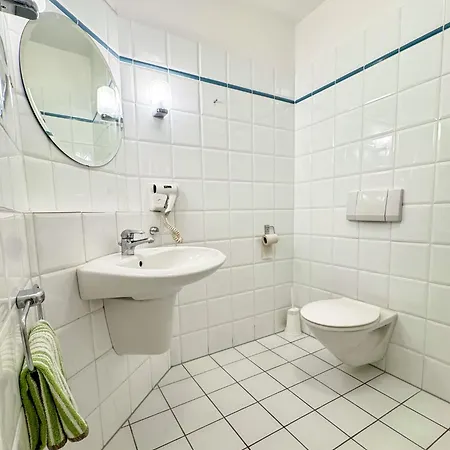 Cozy Ground Floor Retreat In Marx - 33-1