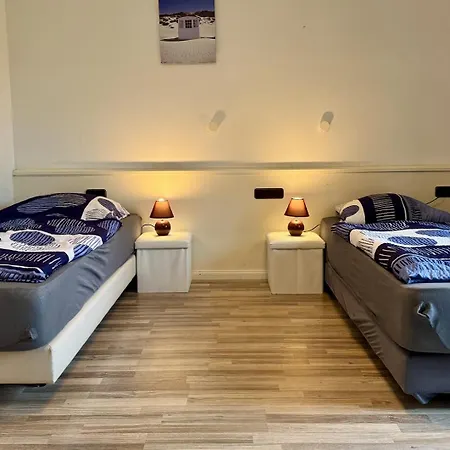 Cozy Ground Floor Retreat In Marx - 33-1 מלון